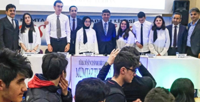 Liseliler Mümtaz Turhan’ı anlattı