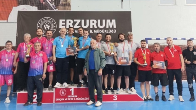 Masa tenisinde sağlıkçılardan büyük başarı