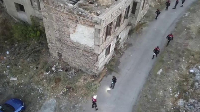 Metruk binalara baskın