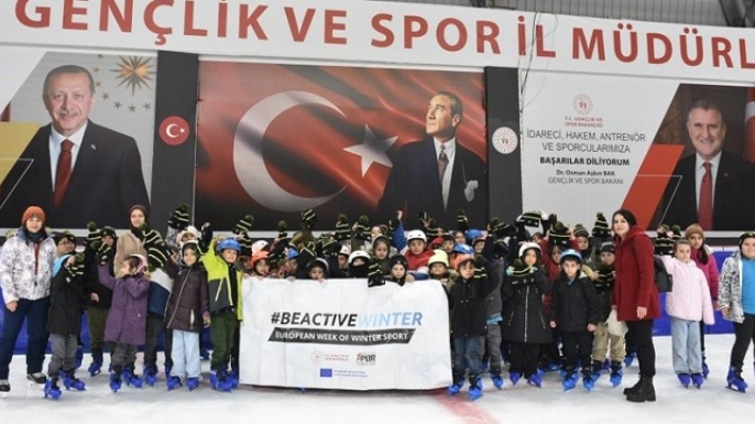 Minik yüreklere bere desteği