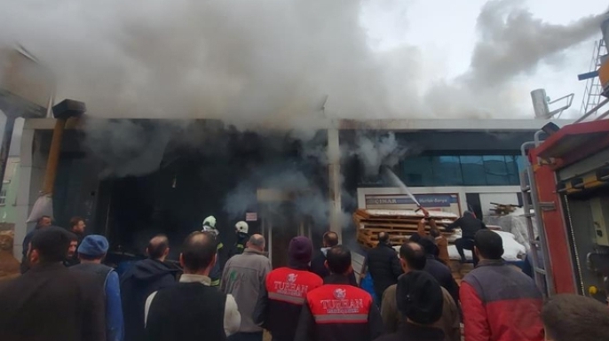 Mobilya fabrikasında patlama: 2 ölü, 6 yaralı