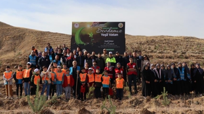Oltu’da 3 bin fidan toprakla buluştu