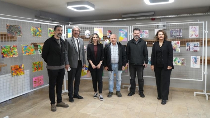 Özel bireylerden ilham veren sergi: Eserler Buz Müzesi’nde