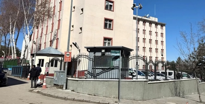 Polis memuru yaralandı