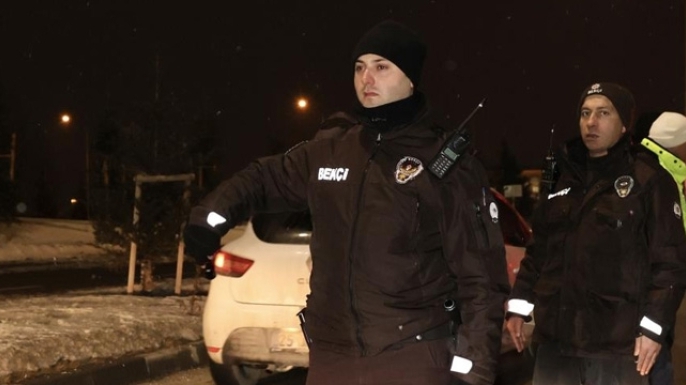 Polisten şok uygulamalar