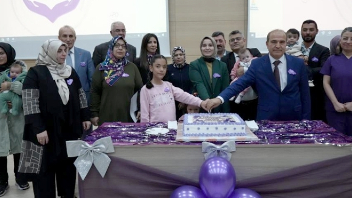 Prematüre minikler için duygulu buluşma