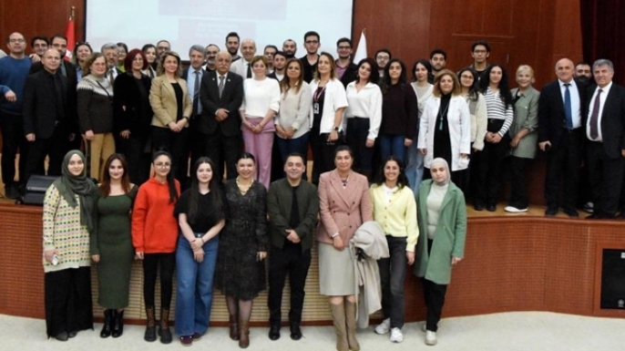 Prof. Dr. Kök, tecrübelerini öğrencilerle paylaştı