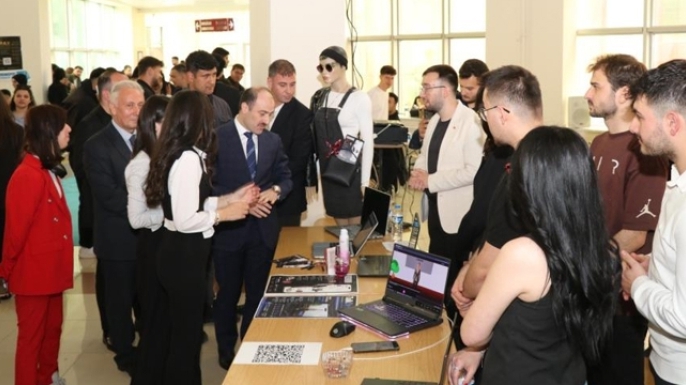 Proje zirvesine yoğun ilgi
