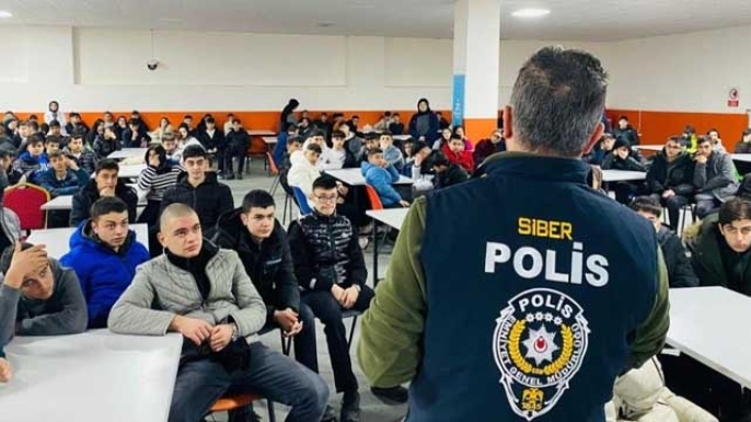 Siber polis, suç paylaşımlarına geçit vermedi