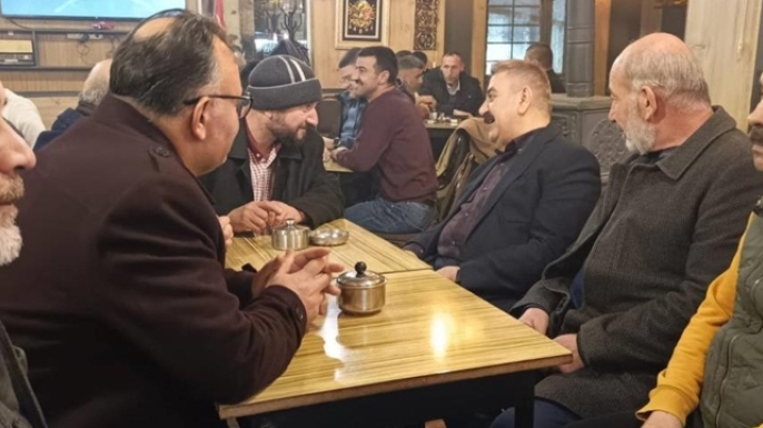 Sunar’dan iftar öncesi ikram, teravih sonrası sohbet