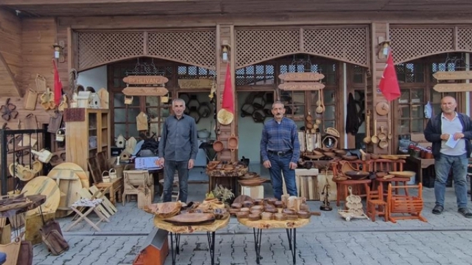 Tortum’da asırlık ahşap oymacılığı yaşatılıyor