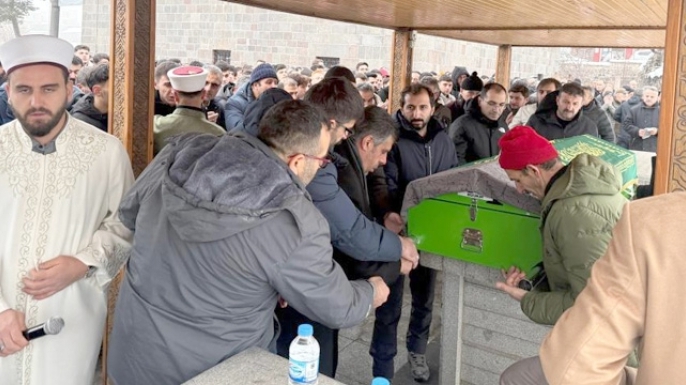 Ülkühan öğretmen yasa boğdu